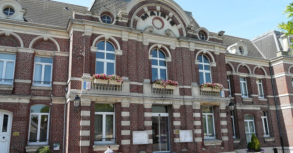 Avesnes-les-Aubert — photo réelle (Wikimedia Commons, Camster2)