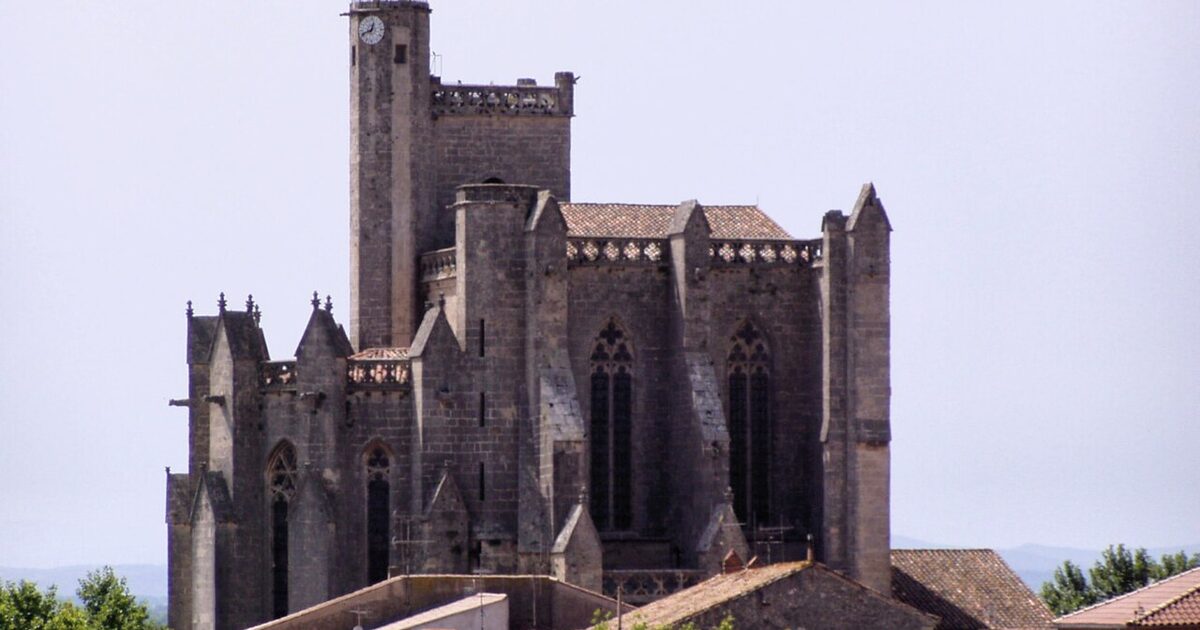 Capestang — photo réelle (Wikimedia Commons, Tupungato)