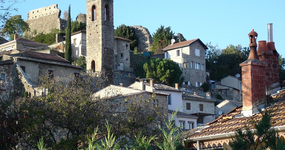 Charmes-sur-Rhône — photo réelle (Wikimedia Commons, Sequajectrof)