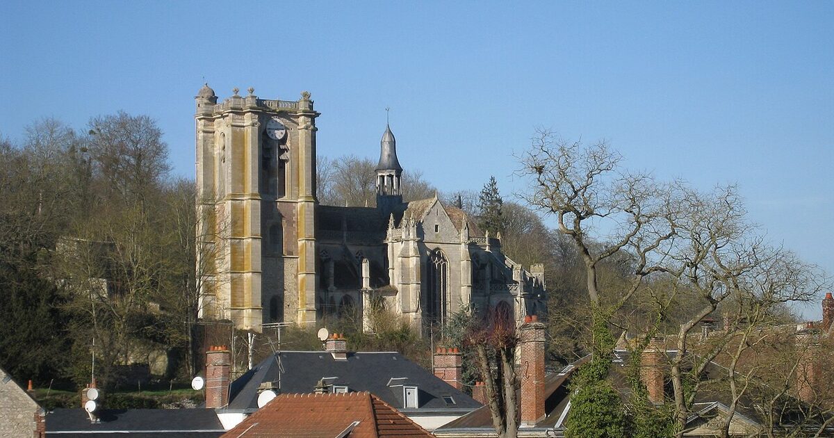 Chaumont-en-Vexin — photo réelle (Wikimedia Commons, Nitot)