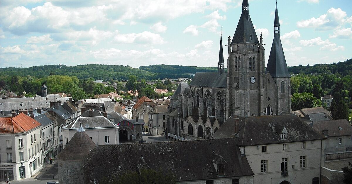 Dourdan — photo réelle