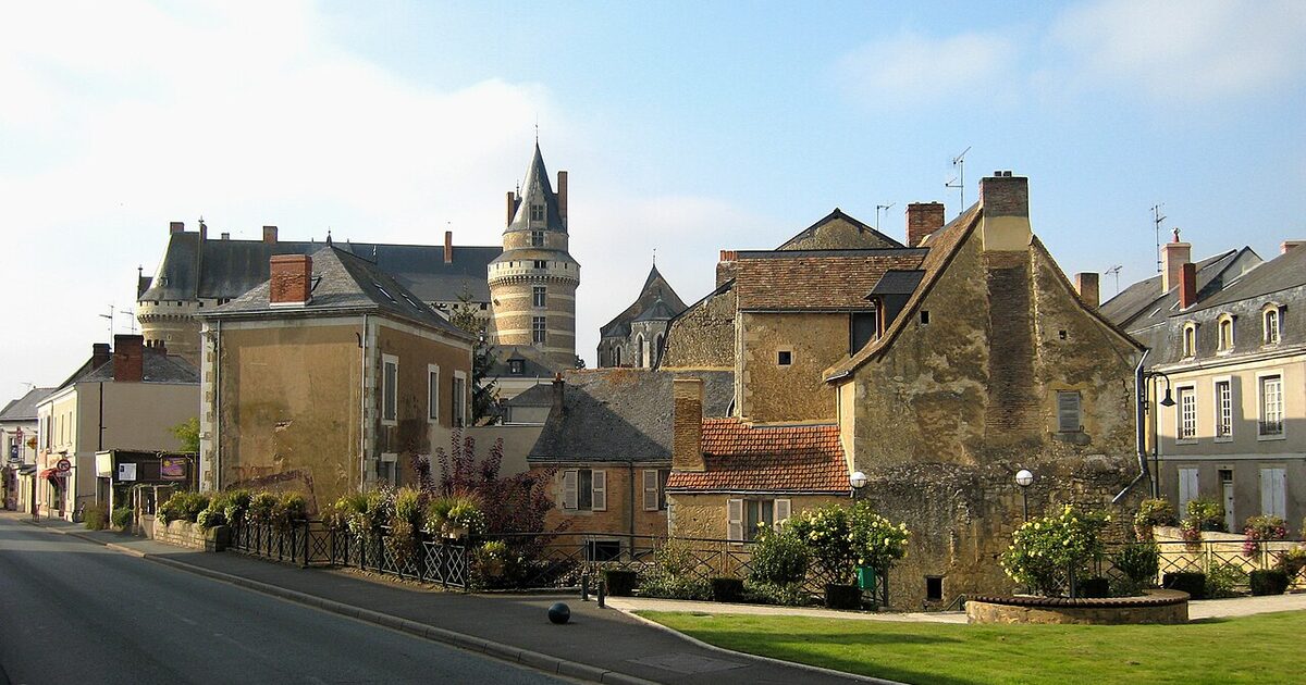 Durtal — photo réelle (Wikimedia Commons, Manfred Heyde)
