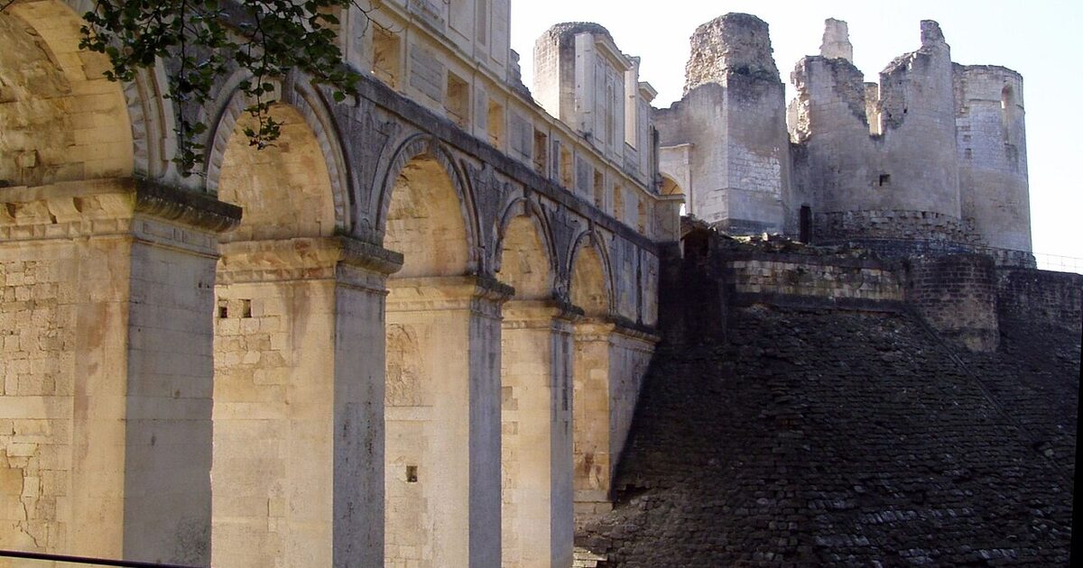 Fère-en-Tardenois — photo réelle (Wikimedia Commons, Accrochoc)