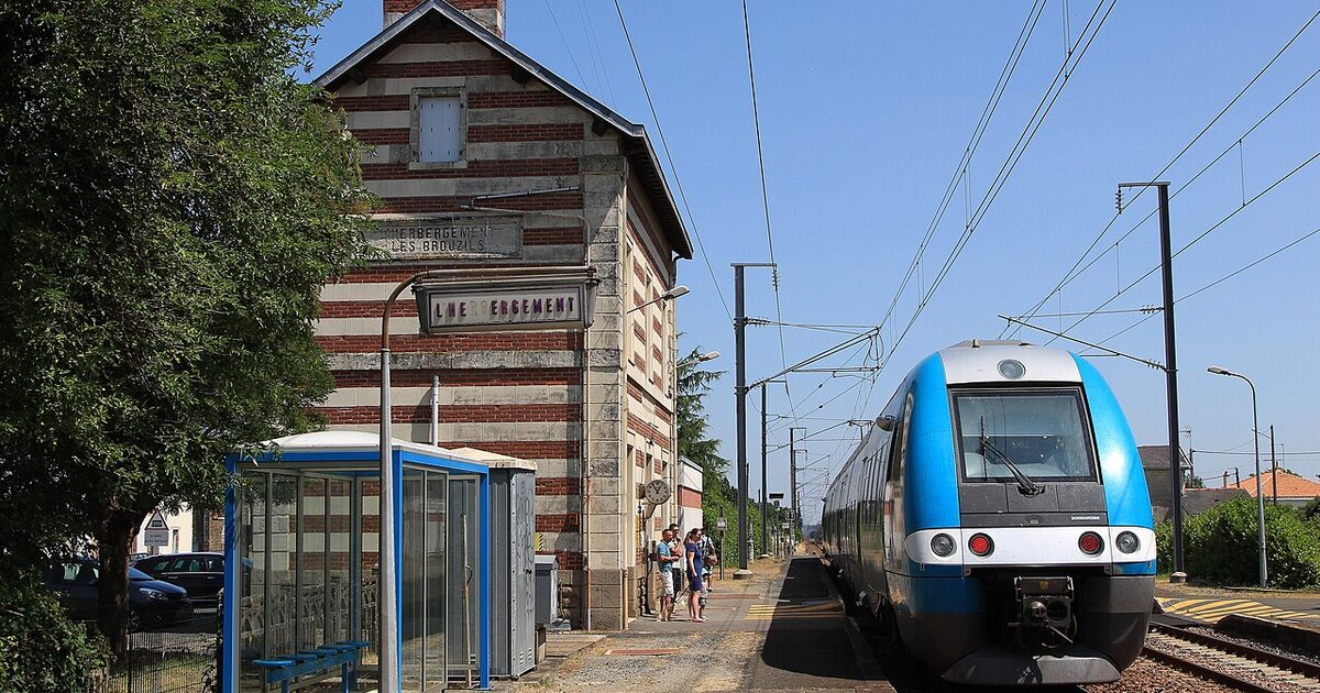 L'Herbergement — photo réelle (Wikimedia Commons, Cramos)