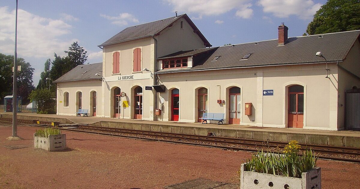 La Guerche-sur-l'Aubois — photo réelle (Wikimedia Commons, TonyBors)