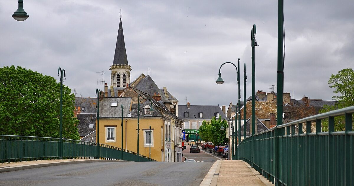 La Suze-sur-Sarthe — photo réelle