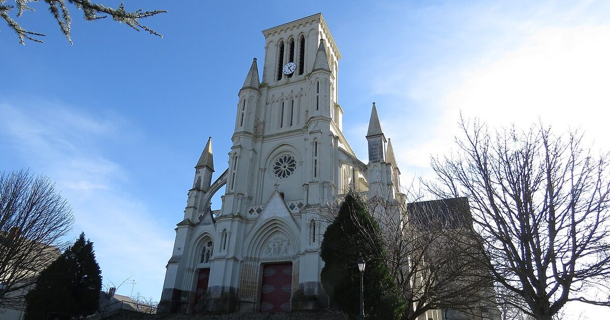 Longué-Jumelles — photo réelle (Wikimedia Commons, Yodaspirine)