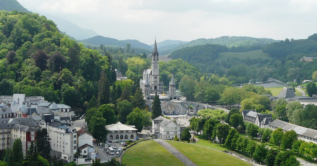 Lourdes — photo réelle