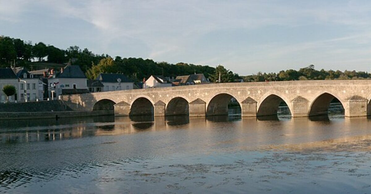 Montrichard Val de Cher — photo réelle (Wikimedia Commons, Smiley)
