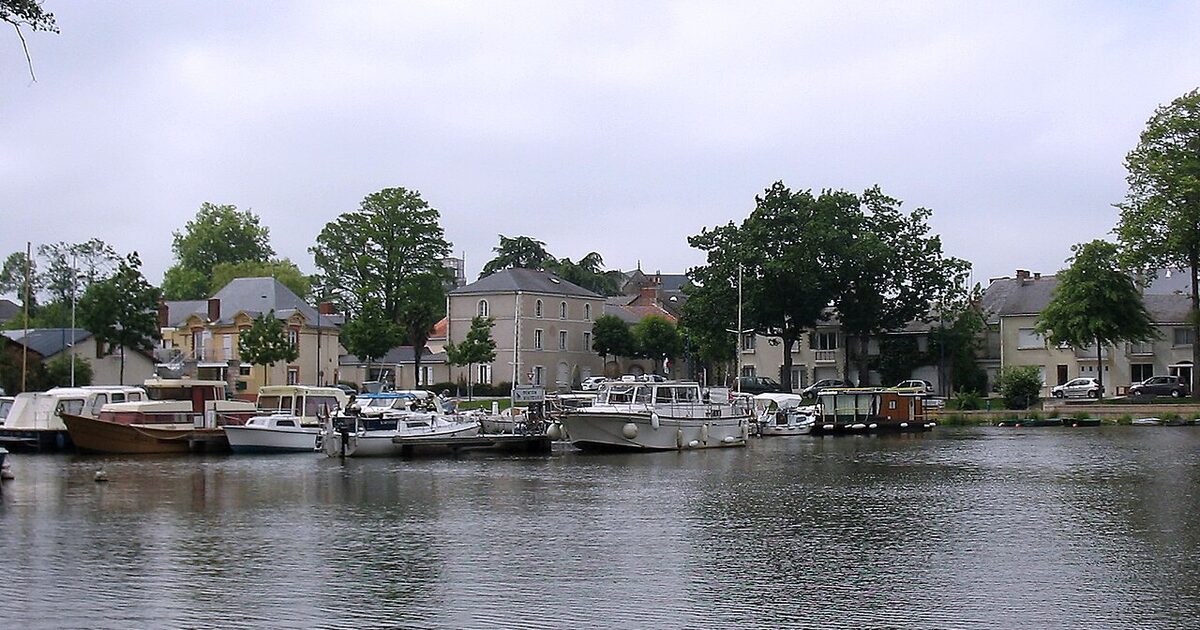 Nort-sur-Erdre — photo réelle (Wikimedia Commons, Wolfgang Bauer)