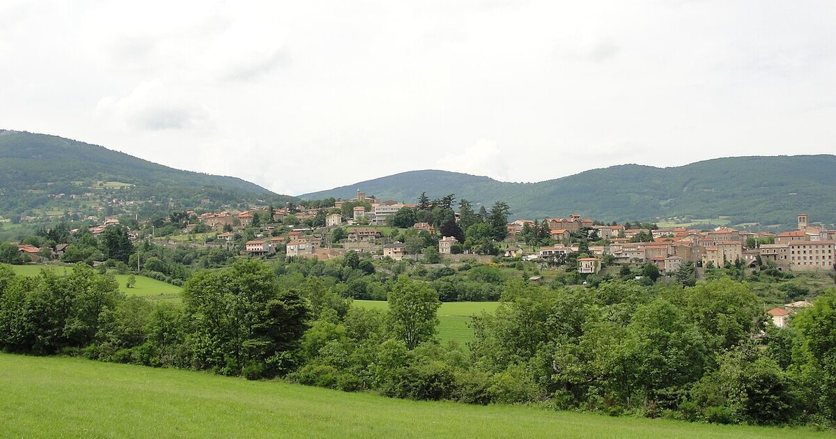 Pélussin — photo réelle (Wikimedia Commons, Floraliën Gent)