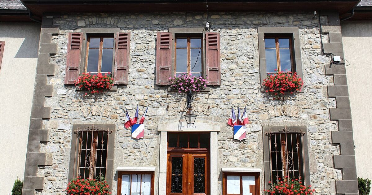 Pers-Jussy — photo réelle (Wikimedia Commons, Chabe01)