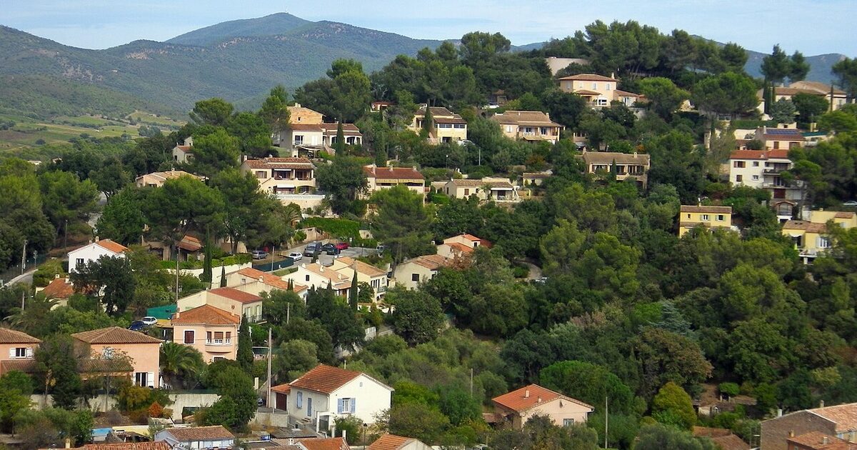Pierrefeu-du-Var — photo réelle