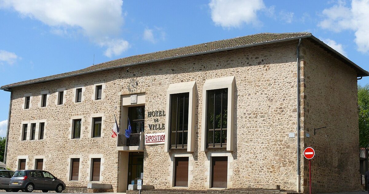 Rochechouart — photo réelle (Wikimedia Commons, MOSSOT)