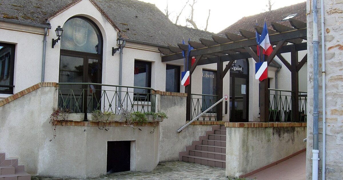 Rubelles — photo réelle (Wikimedia Commons, Thor19)