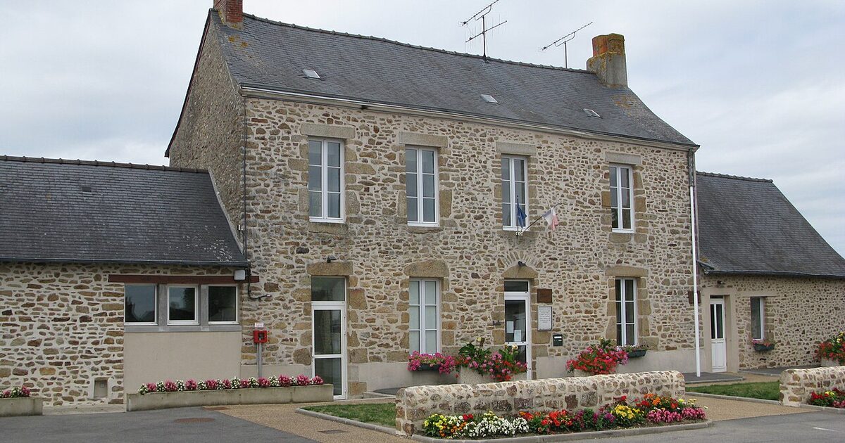 Saint-Cyr-le-Gravelais — photo réelle (Wikimedia Commons, Symac)