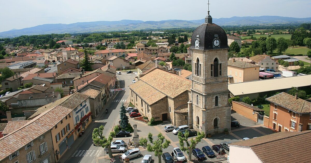 Saint-Didier-sur-Chalaronne — photo réelle (Wikimedia Commons, Mairiestdidiersurchalaronne)