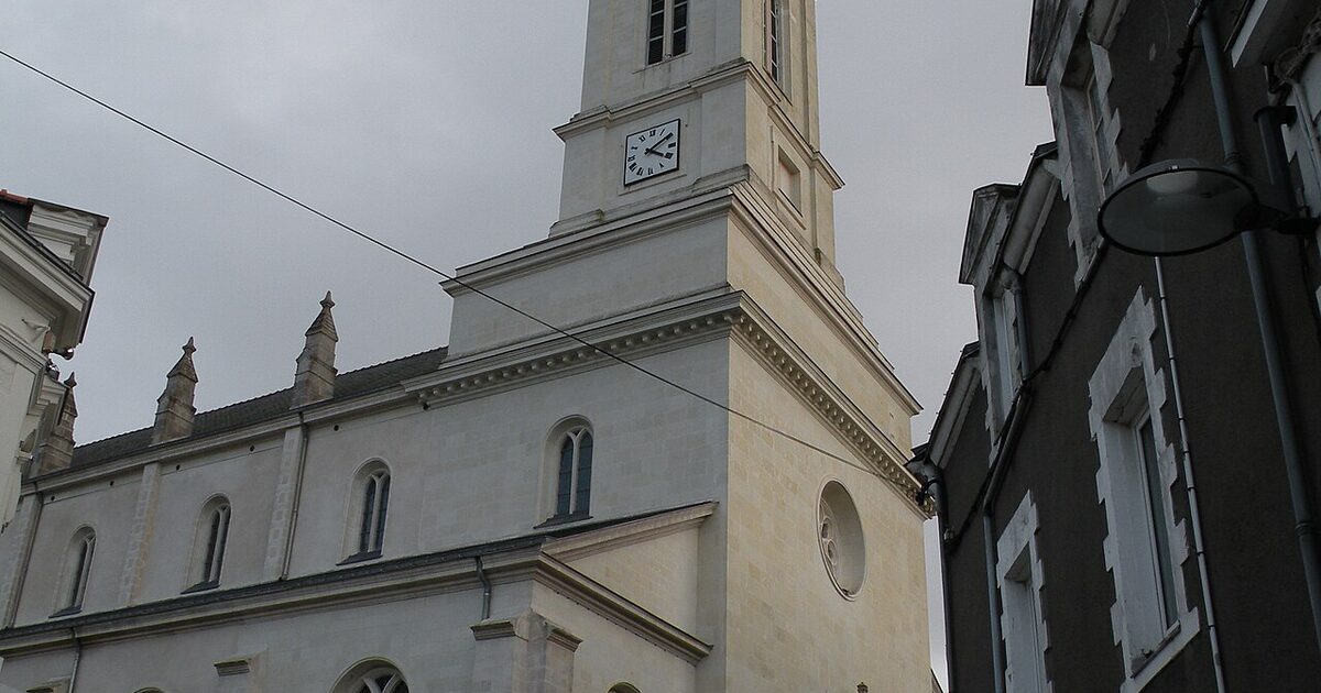 Saint-Étienne-de-Montluc — photo réelle (Wikimedia Commons, Pymouss)