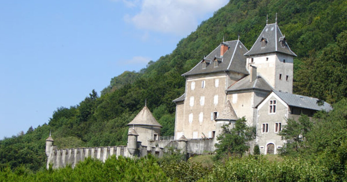 Saint-Jeoire — photo réelle (Wikimedia Commons, Cyr0z)