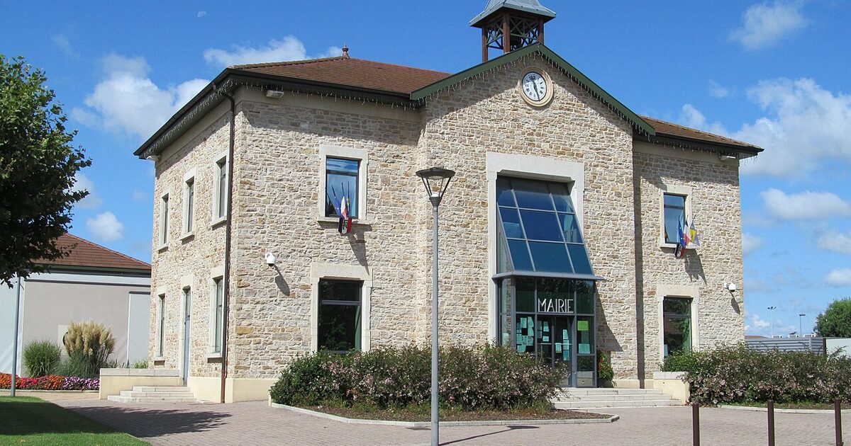 Saint-Romain-de-Jalionas — photo réelle (Wikimedia Commons, Basilio)