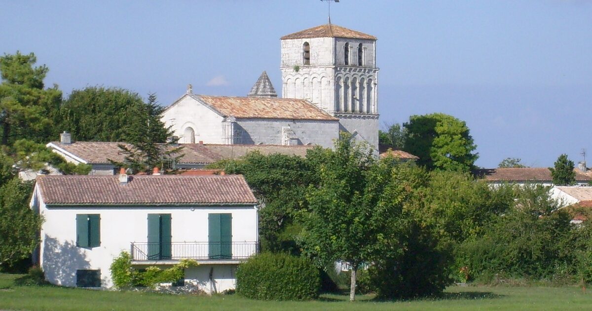 Saint-Sulpice-de-Royan — photo réelle (Wikimedia Commons, Cobber17)