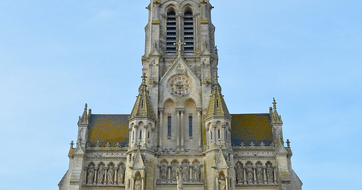 Sainte-Pazanne — photo réelle (Wikimedia Commons, Selbymay)