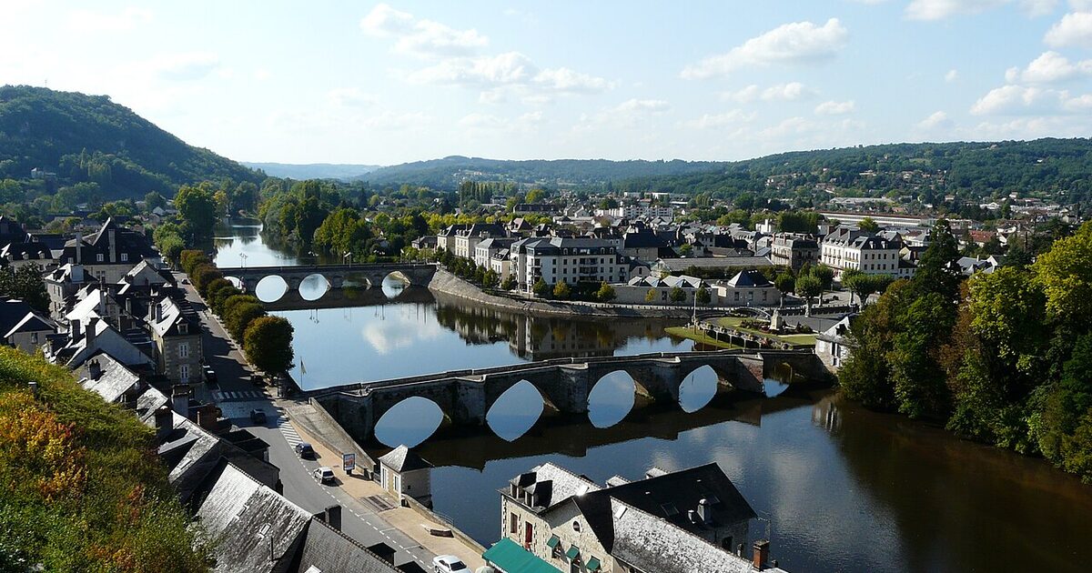 Terrasson-Lavilledieu — photo réelle