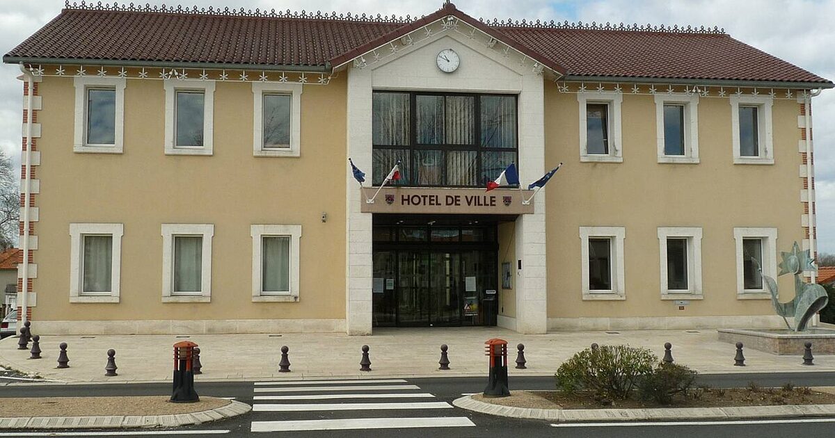 Terres-de-Haute-Charente — photo réelle (Wikimedia Commons, Jack ma)