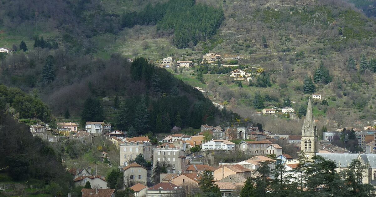 Vals-les-Bains — photo réelle (Wikimedia Commons, Veronimot)
