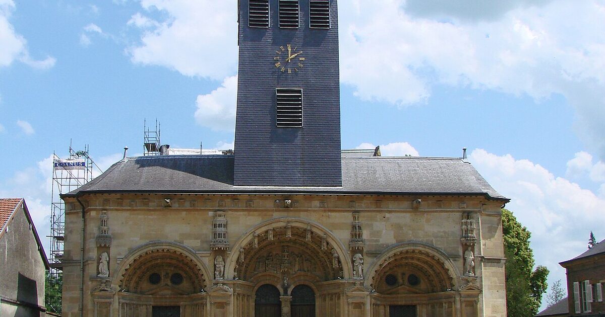 Vouziers — photo réelle (Wikimedia Commons, Vassil)